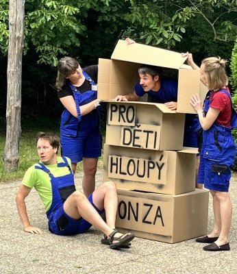 HLOUPÝ HONZA NENÍ BLBÝ