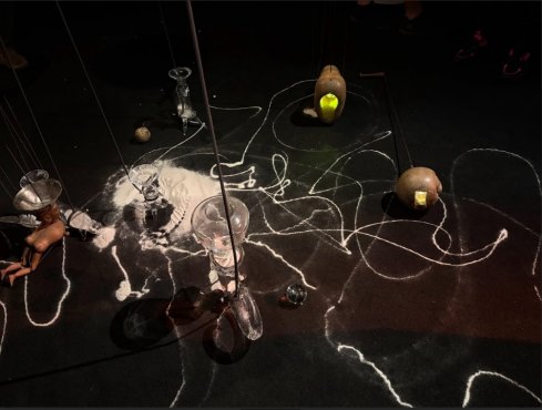 SKLENĚNÉ PARTITURY